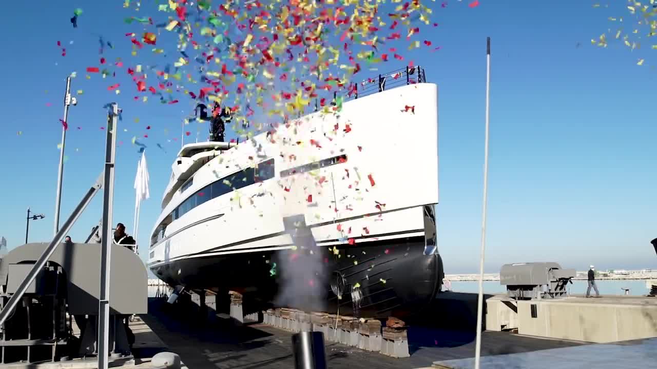CRN 62m MY Rio, The launch