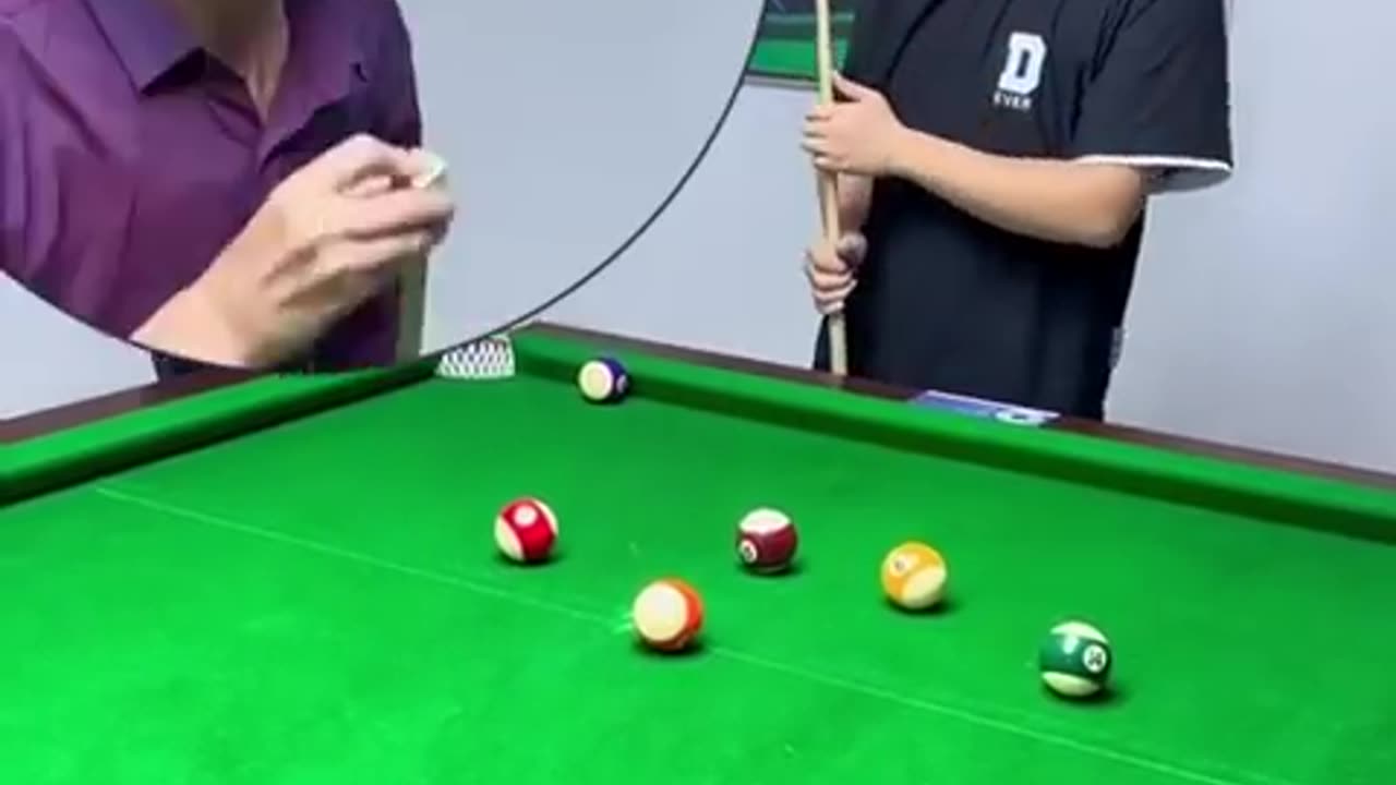 VerY FUNNY VideO || HoW Cleverly playinG SNOOKER||