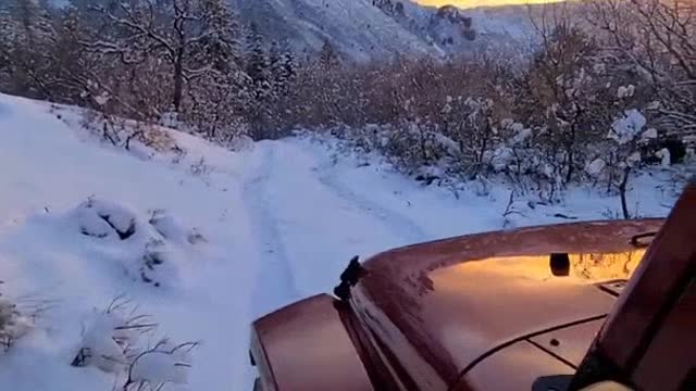 2048# JEEP Wrangler Mountain Snow Views