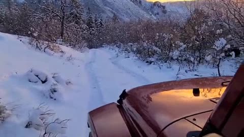 2048# JEEP Wrangler Mountain Snow Views