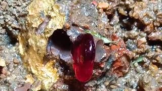 The natural rocks here are filled with onyx and crystal balls