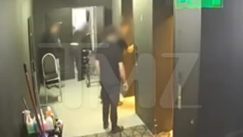 Liam Payne Talking to Hotel Staffer Charged with Drug Delivery, Video Shows | TMZ