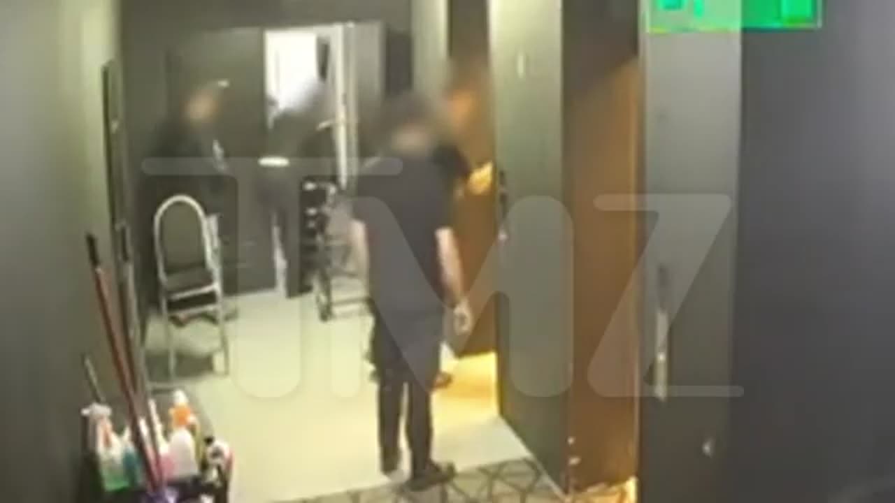 Liam Payne Talking to Hotel Staffer Charged with Drug Delivery, Video Shows | TMZ