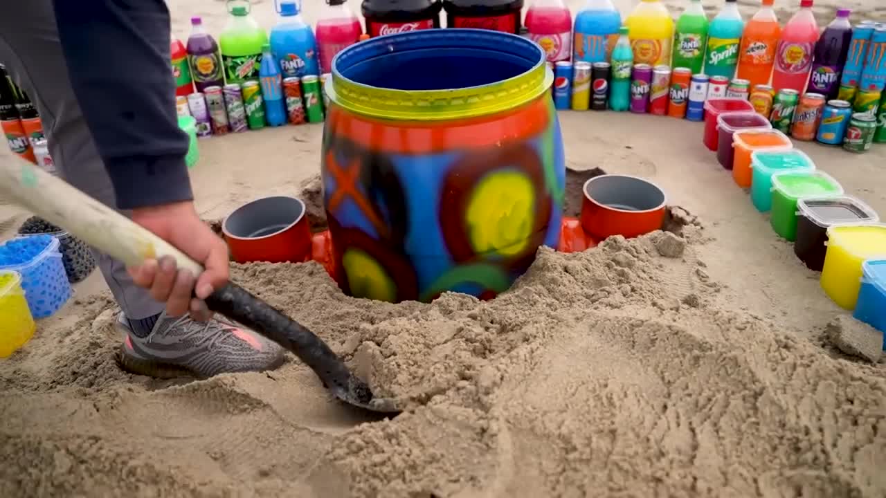 Big Monster, Chupa Chups, Mtn Dew, Fanta, Mirinda and Mentos soda mix Underground-5