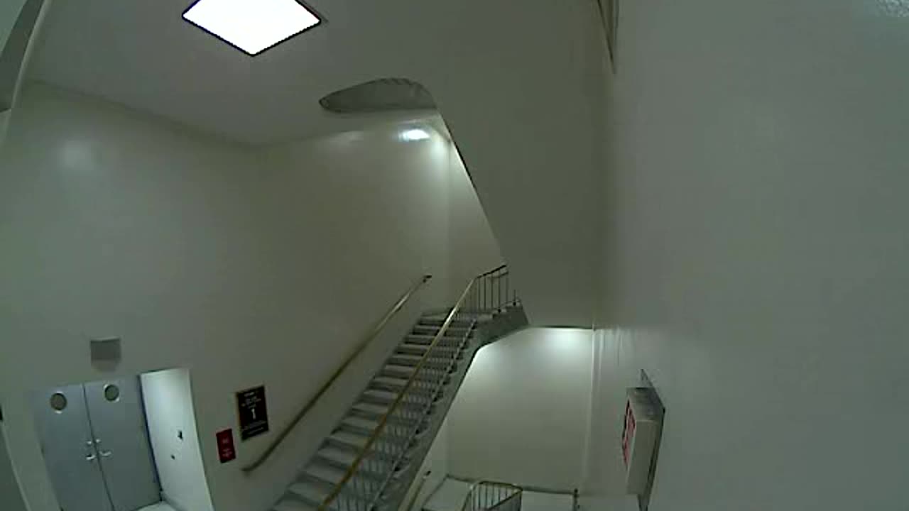 3152RHOB01Stair7_2021-01-05_07h00min02s143ms.mp4