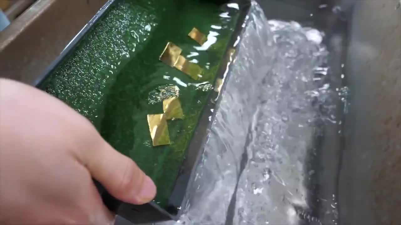 process of making 99.99% pure gold bars to a very satisfactory level. South Korean gold exchange3