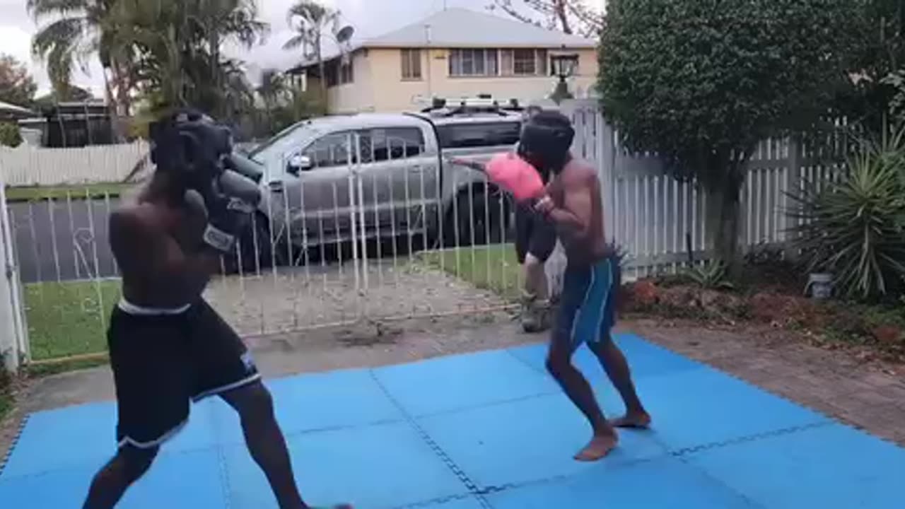 AUS BACKYARD BOXING