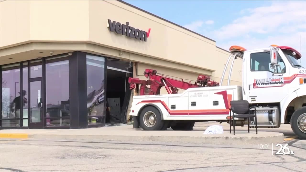 Man accused of huffing duster spray before driving into Fond du Lac Verizon store pleads not guilty