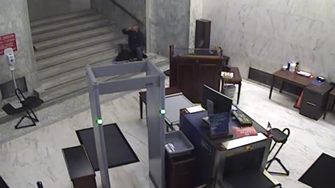 3091RHOBGRLowerIndepAveDoor_2021-01-05_07h00min02s130ms.mp4