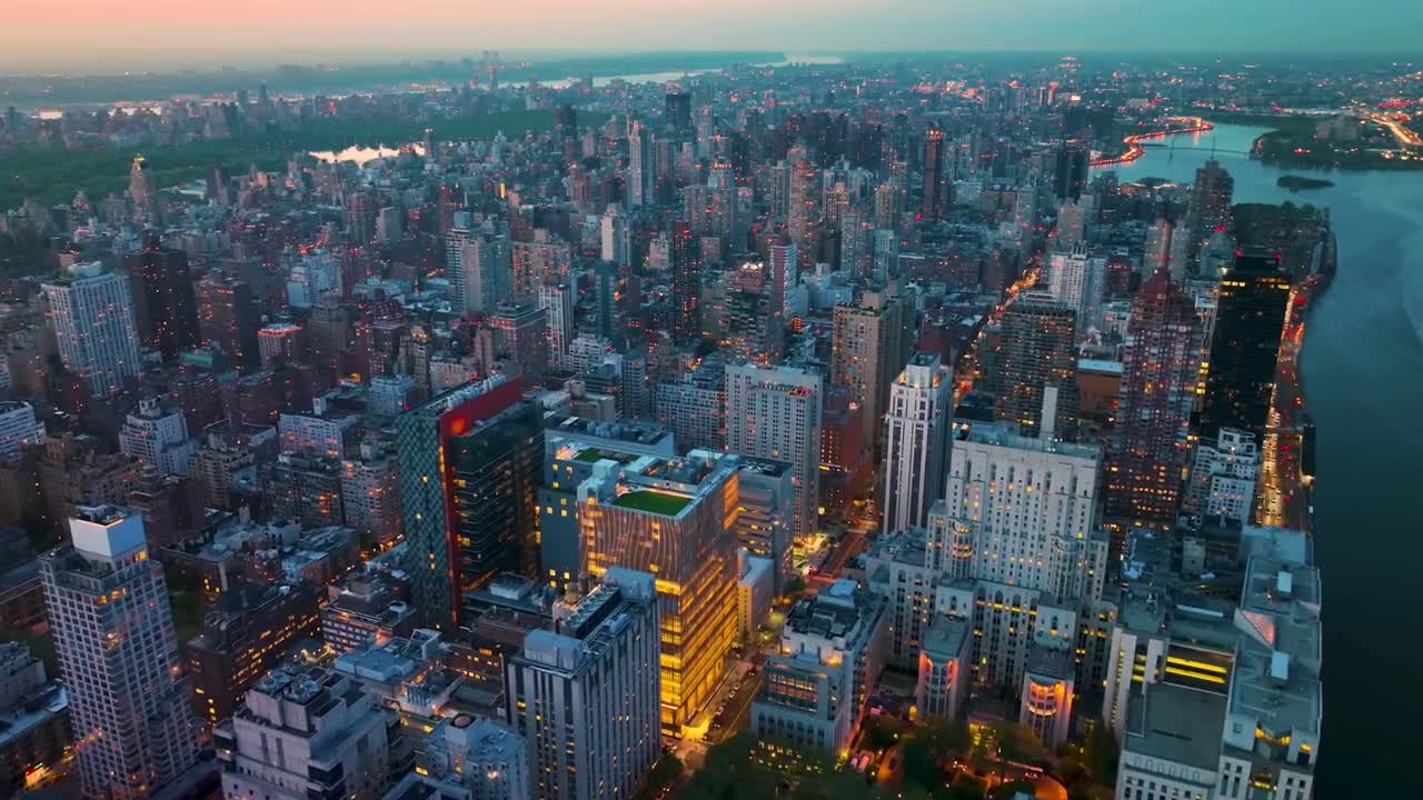 New York in 8K ULTRA HD - Capital of Earth