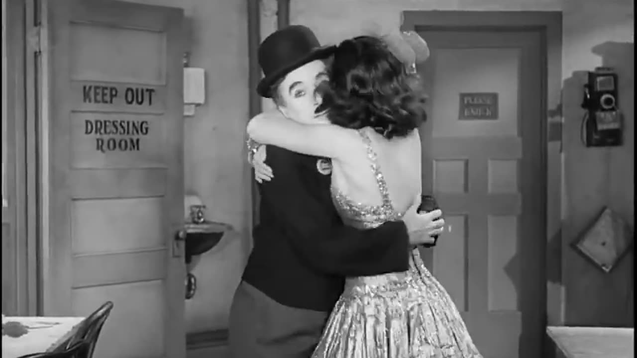 Charlie Chaplin - Factory Scene - Modern Times (1936)_Full-HD.mp4