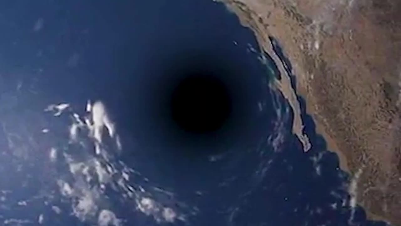 Size comarisone Earth and black hole by NASA space station