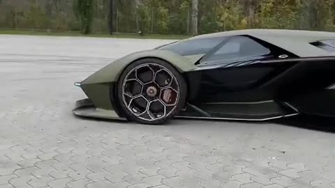 This Lambo was made for the PlayStation game Gran Turismo! This is it in real life 🤯