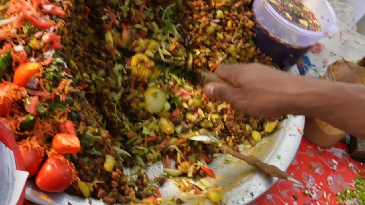 Bangladeshi Street Food- Bangladeshi Famous Chana Masala Chaat Wala Tk 10_- Only