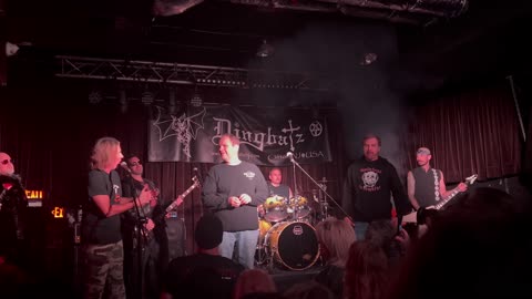 #Fun at the #ThatMetalShowHolidayBash at #Dingbatz https://youtu.be/kAMWFMaACfU?si=vJzzIj4PAgS-Qc3D