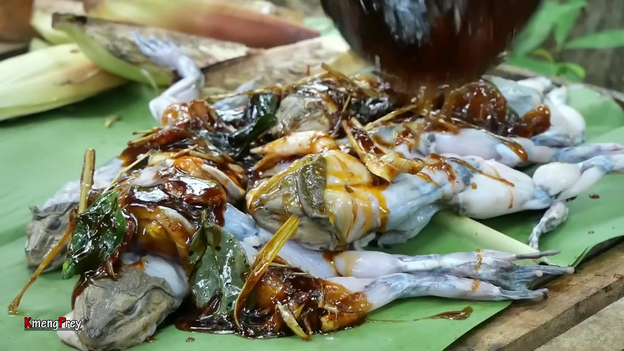 primitive cooking-forest frogs