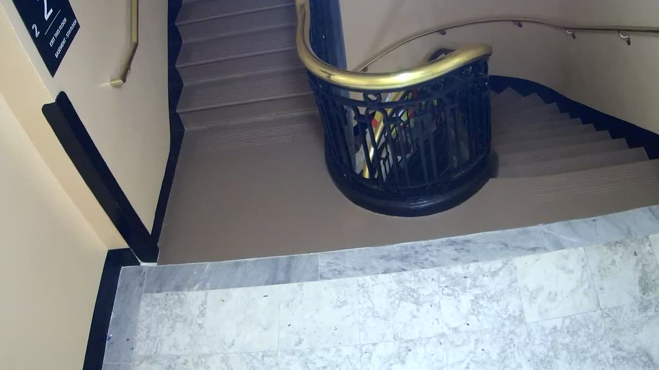 3489CHOB02Stair3_2021-01-05_01h40min01s450ms.mp4