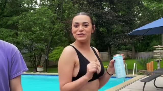 137_Pool Party!