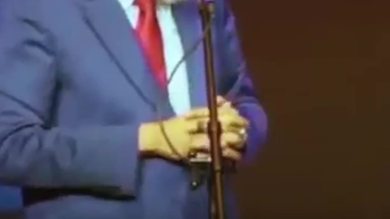 Emotional video of Hindu girl accepting Islam via Dr zakir naik