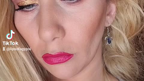 Hooded eyes