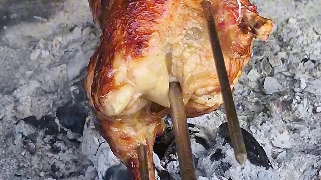 🔥 There’s nothing quite like the sizzle and aroma of lechon manok cooking