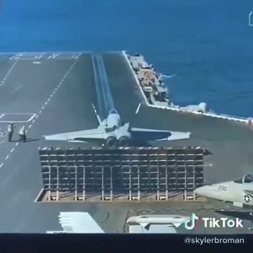 F18 CẤT CÁNH NGAY LẬP TỨC 🇺🇸F18 TAKE OFF 🇪🇸F18 DESPEGA 🇫🇷F18 DÉCOLLE