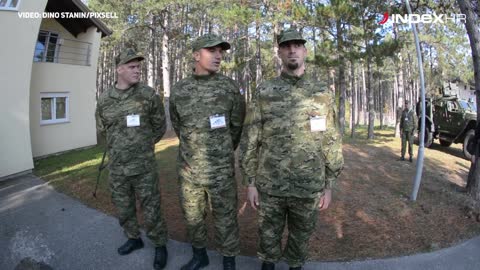 Grabar-Kitarović i Krstićević obišli vojnu vježbu Velebit 18