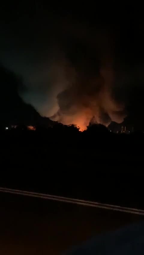 It is reported about explosions near oil refineries in the Afipsky district of