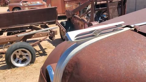 1938 DIAMOND T DUALLY CLEAN OUT PART 1