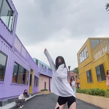 I put on these pants again ❤️