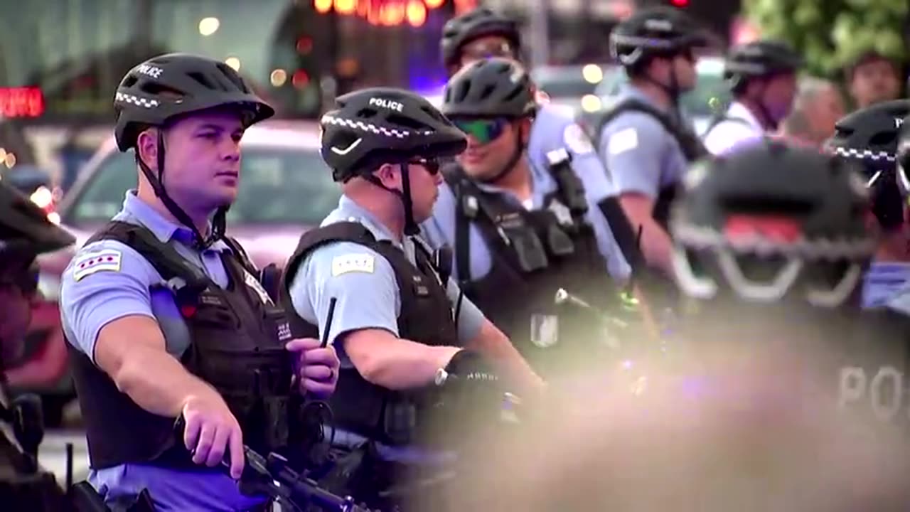 Pro-Palestinian protesters march through Chicago ahead of DNC.mp4