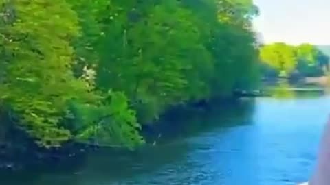 BEAUTIFUL RIVER WALK