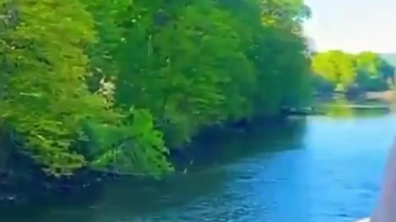 BEAUTIFUL RIVER WALK
