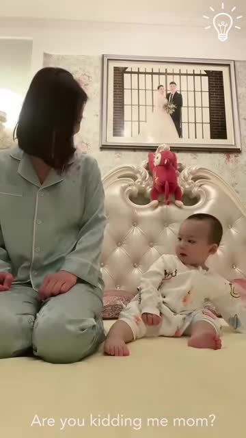 This baby's reaction is priceless 😂