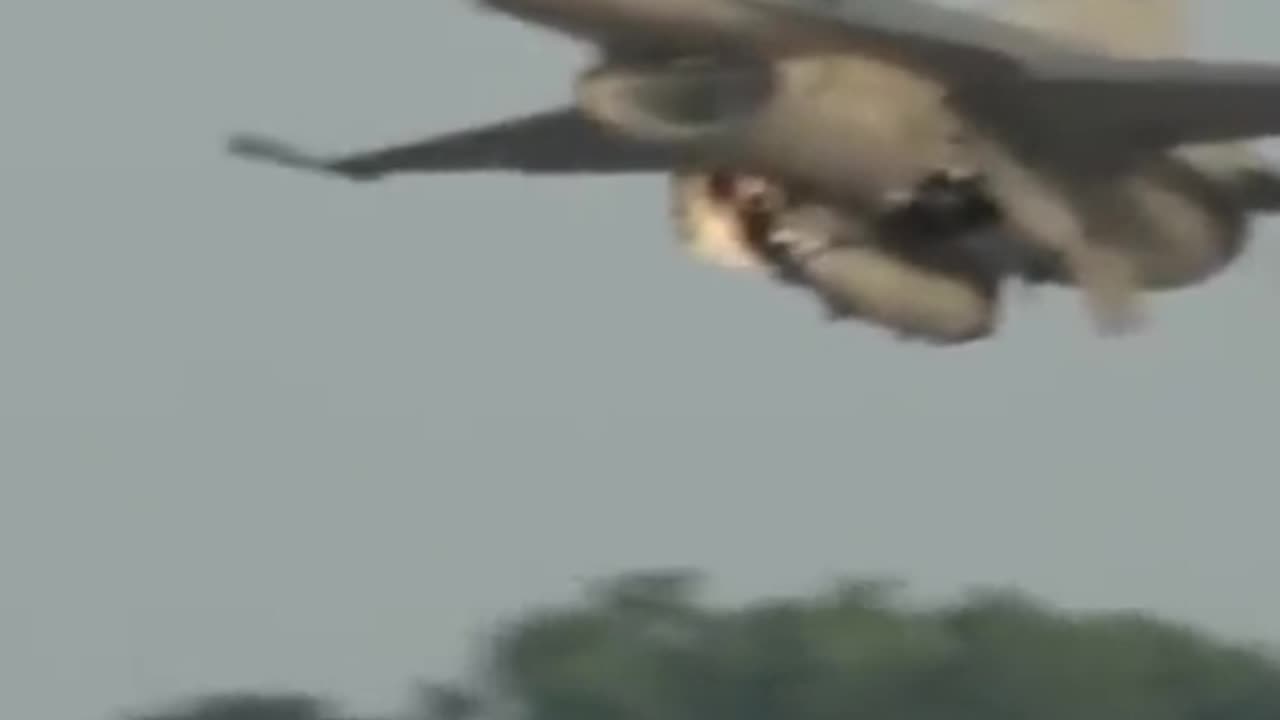 Jet Fighters Perform CRAZY Stunts in the Sky