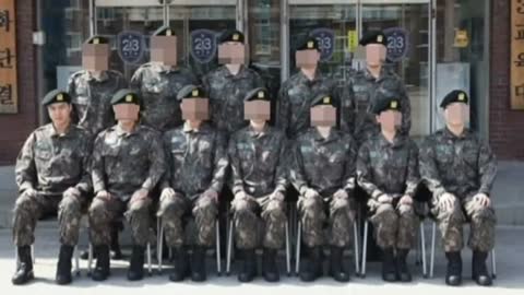 Lee Minho's Group Photo In The Military!