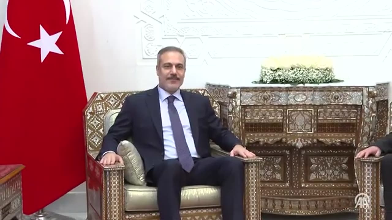 (We did it) Turkish Foreign Minister Hakan Fidan meets leader of new Syrian administrati