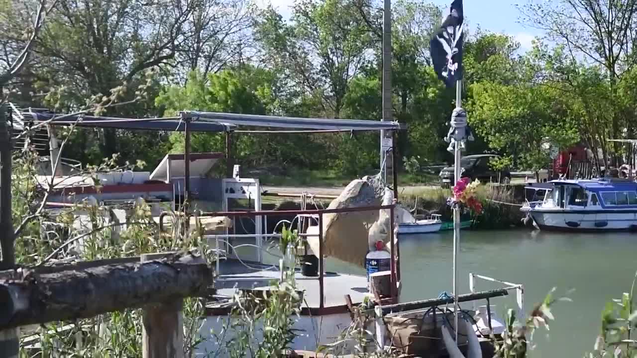 CIRCULAR LOCK - AGDE - OCCITANE (France)!!