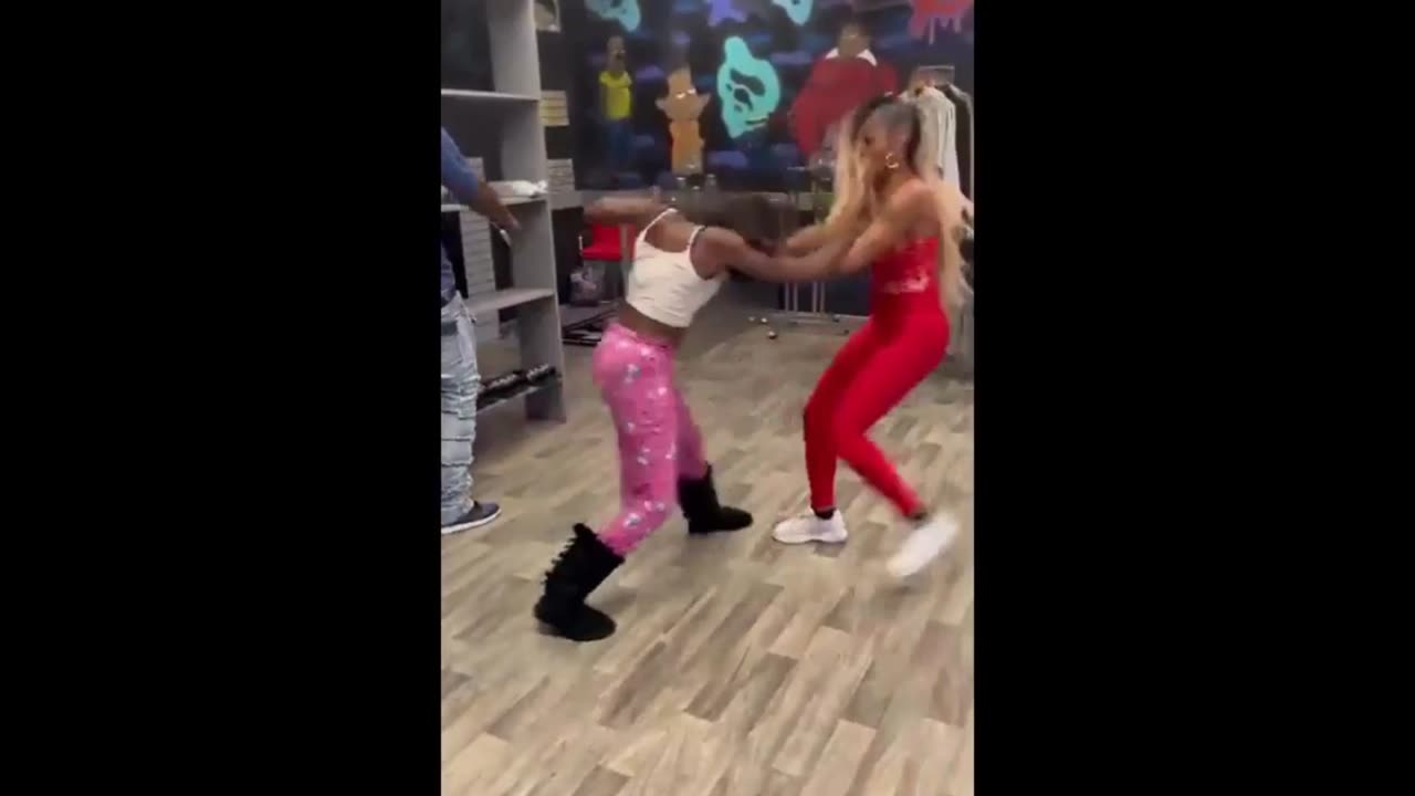 Two Rounds Of California Clothes Store Fight