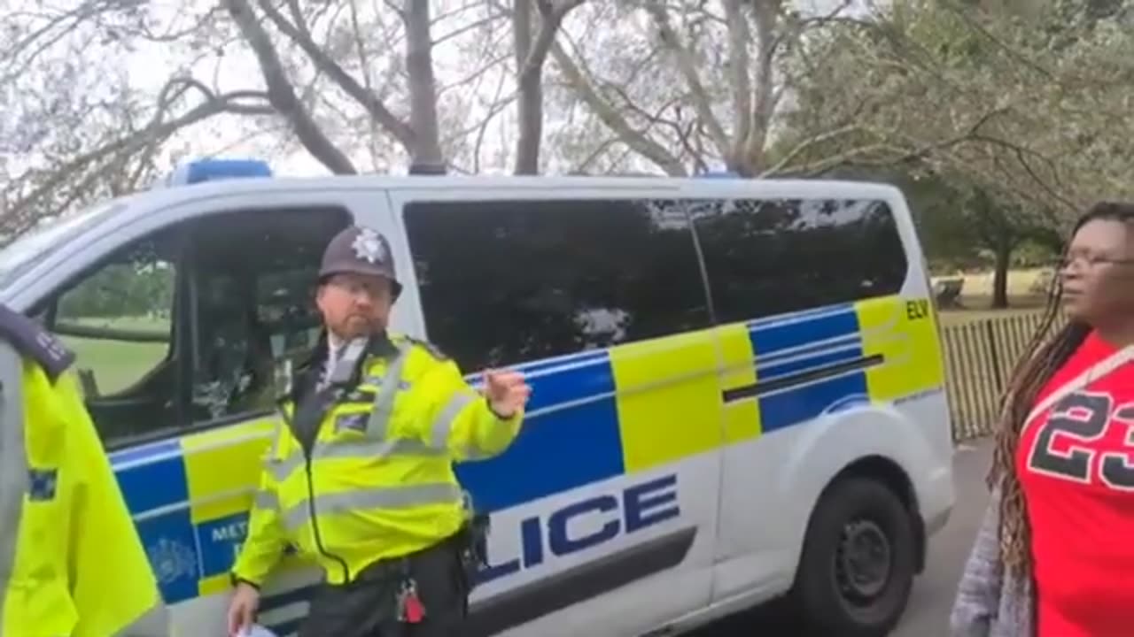 Police talk with Shalini and Sam