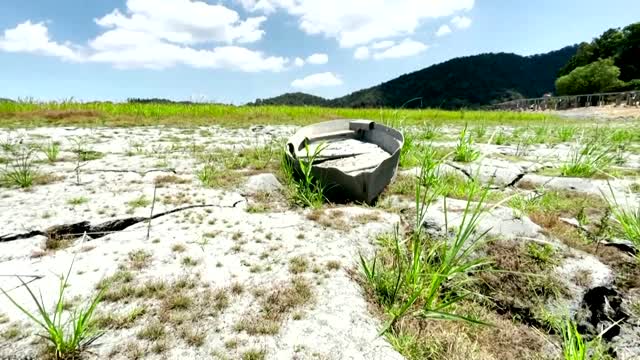 Taiwan's giant lake shrinks amid record drought