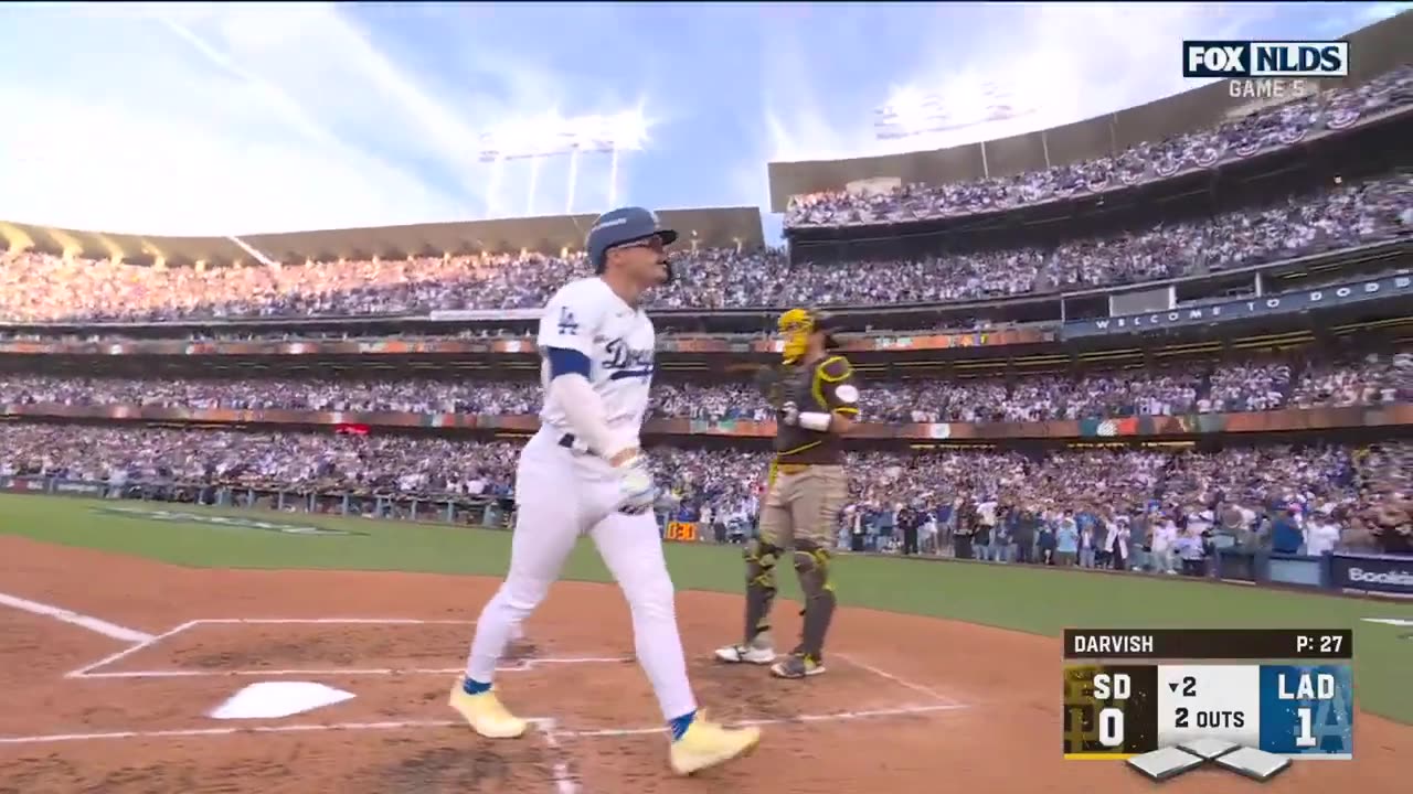 Dodgers' Kiké Hernández BLASTS a solo home run to take an early 1-0 lead over Padres