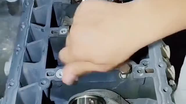 Automobile engine assembly