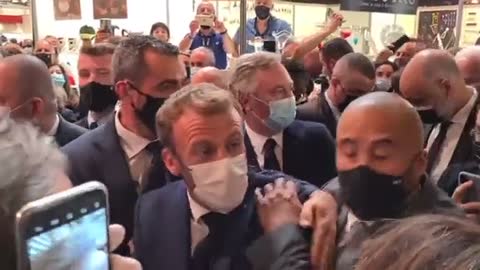 Per fare la frittata a Macron un uovo solo non basta😉