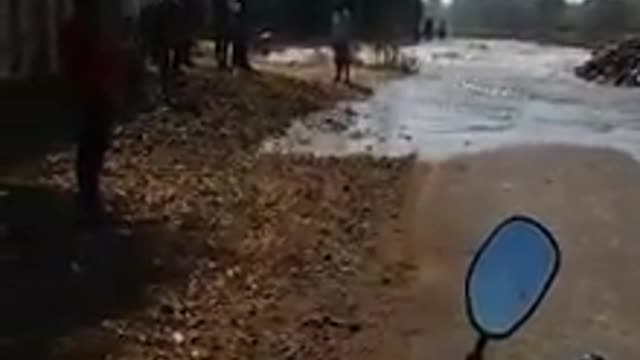 Vihir che khodkam chalu astana lagle le khup pani........