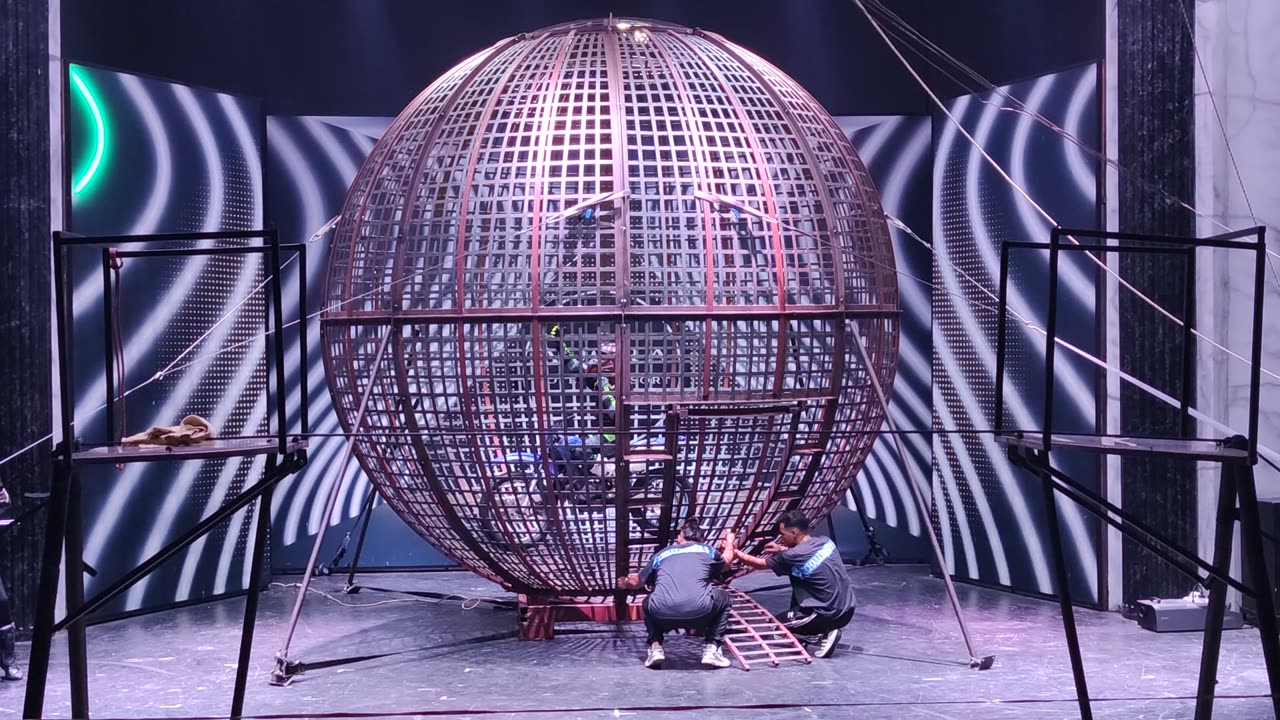 MADNESS Motorcycles in a Ball Cage Live Performance Adora Hotel & Resort 5* Belek Turkey 06 08 2024