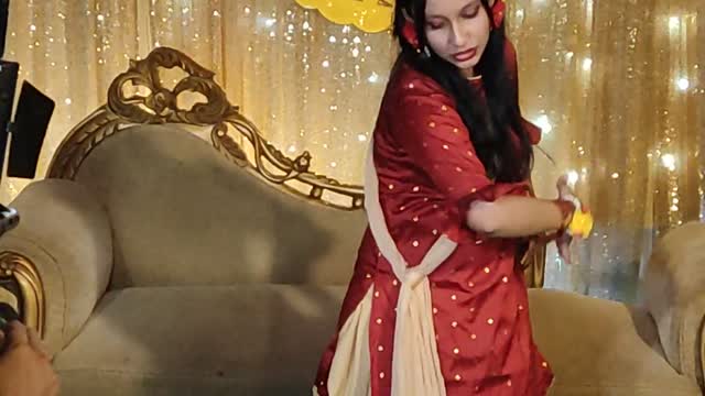 Viral Dance by Beautiful girl in Brothers Wedding night