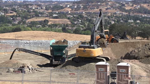 John Deere 300 P-Tier Excavator