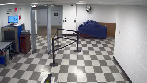 6134RHOBG3G308CLobby8Entrance_2021-01-06_05h00min00s807ms.mp4