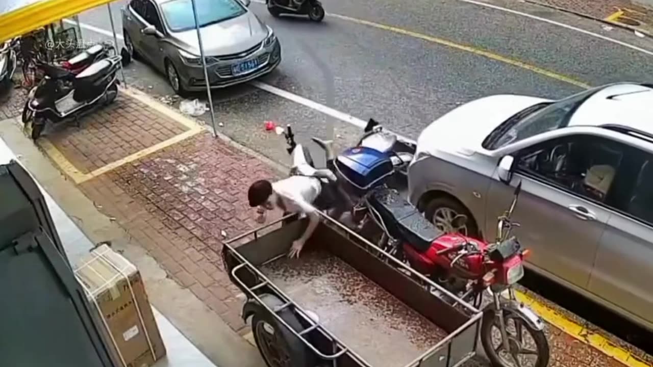 Amazing accidents. 🤔🤔🙄🙄amazing video 😱😱😱